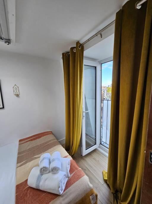 Апартаменты West Kensington Bright Flat Лондон Экстерьер фото