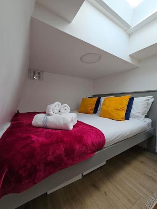 Апартаменты West Kensington Bright Flat Лондон Экстерьер фото